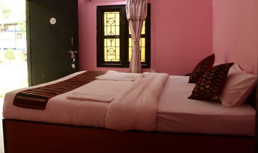 Sauraha Nana Hotel מראה חיצוני תמונה