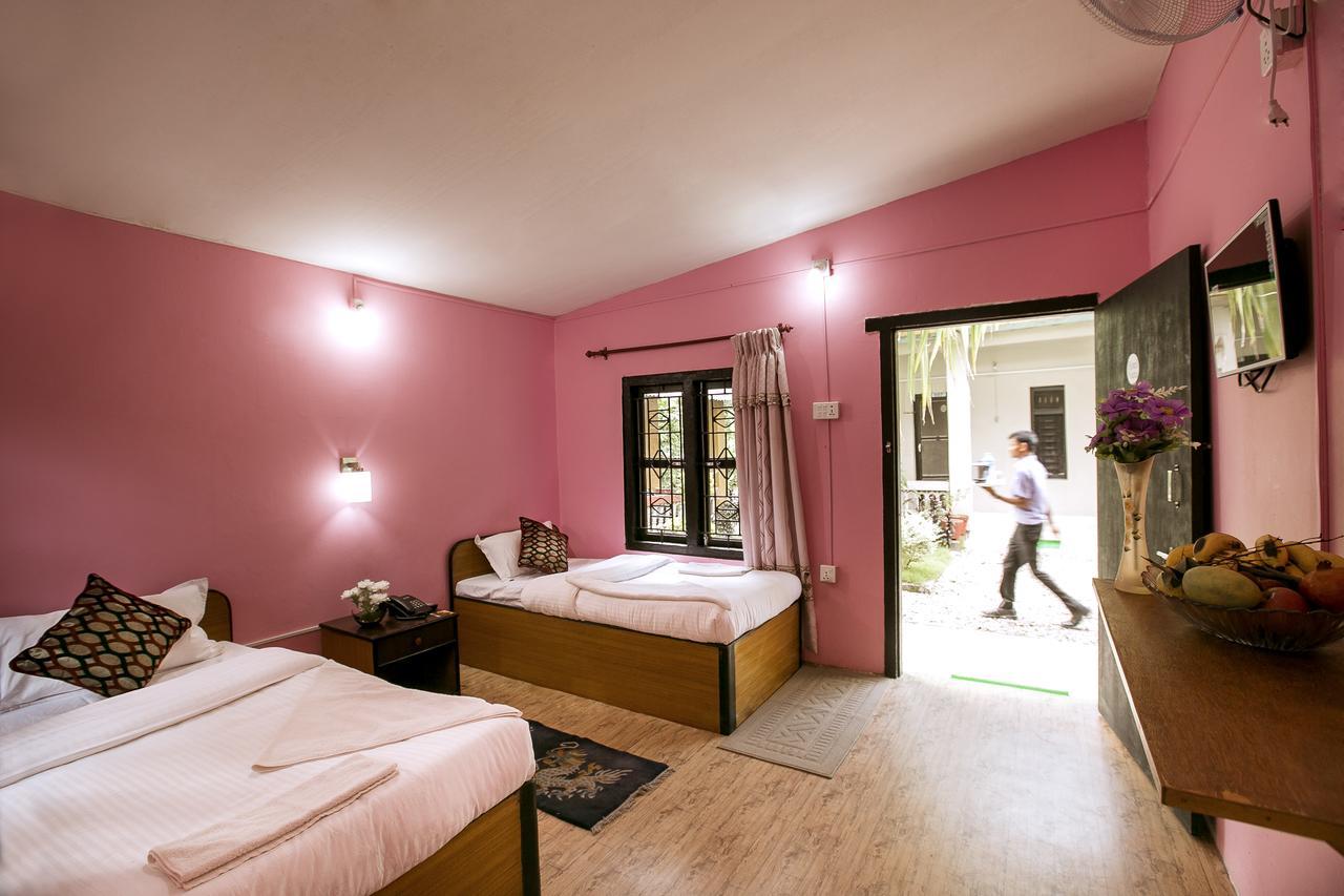 Sauraha Nana Hotel מראה חיצוני תמונה