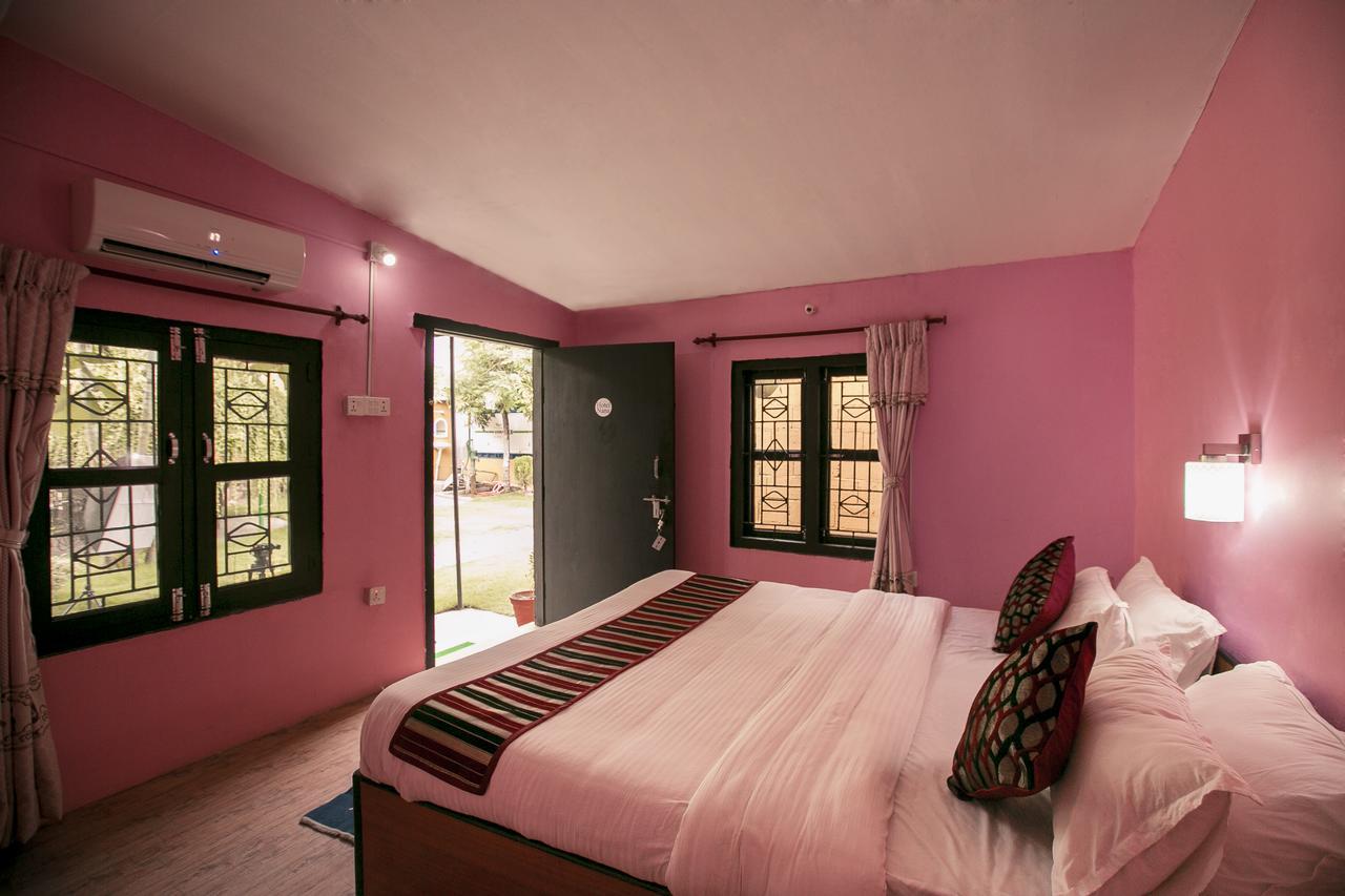 Sauraha Nana Hotel מראה חיצוני תמונה