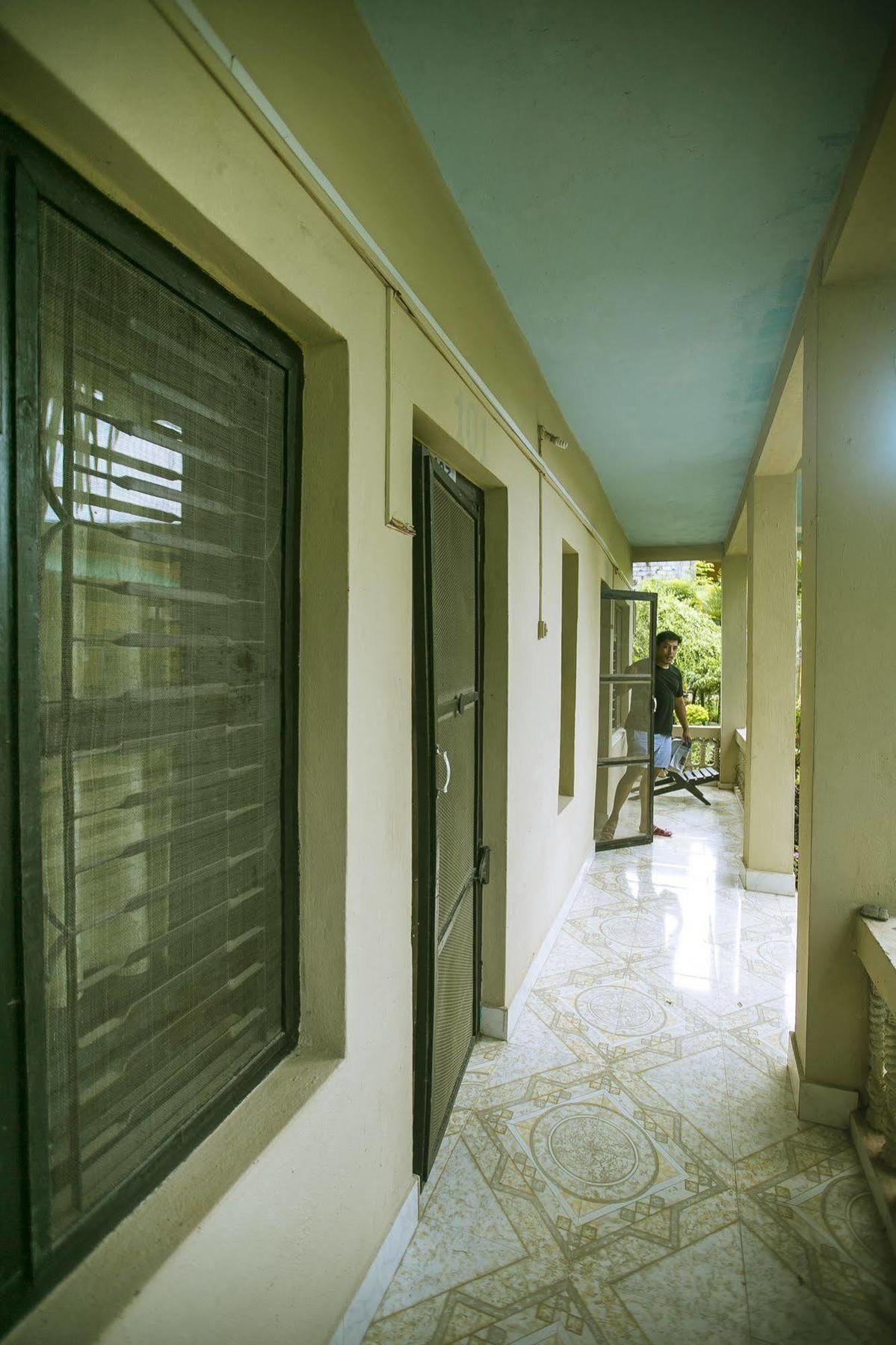Sauraha Nana Hotel מראה חיצוני תמונה