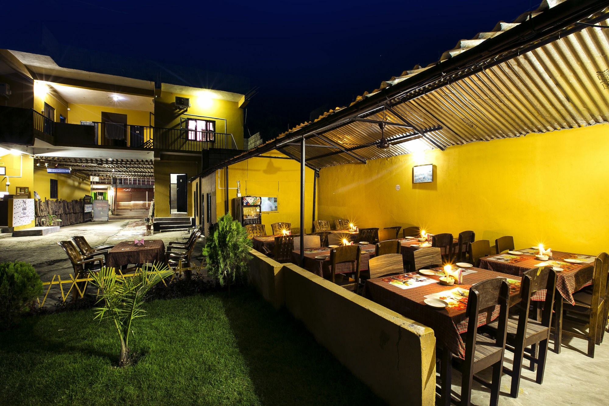 Sauraha Nana Hotel מראה חיצוני תמונה
